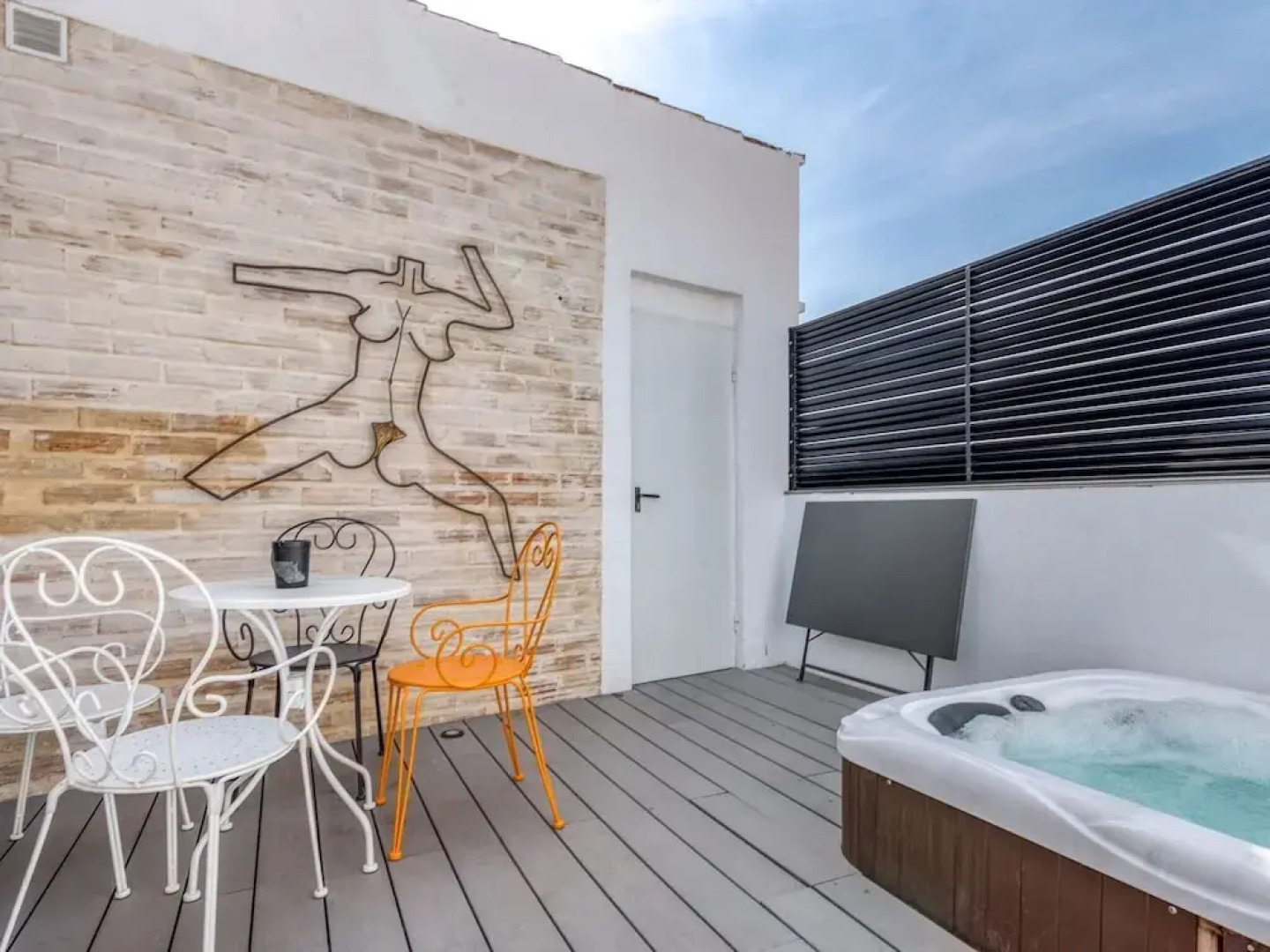 Quaint Vacation Apartment with Hot Tub & Hammam