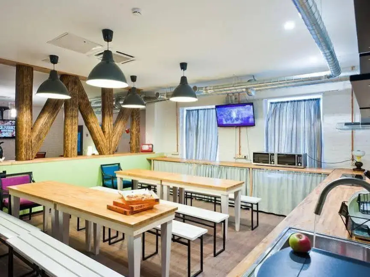 Graffiti Hostel