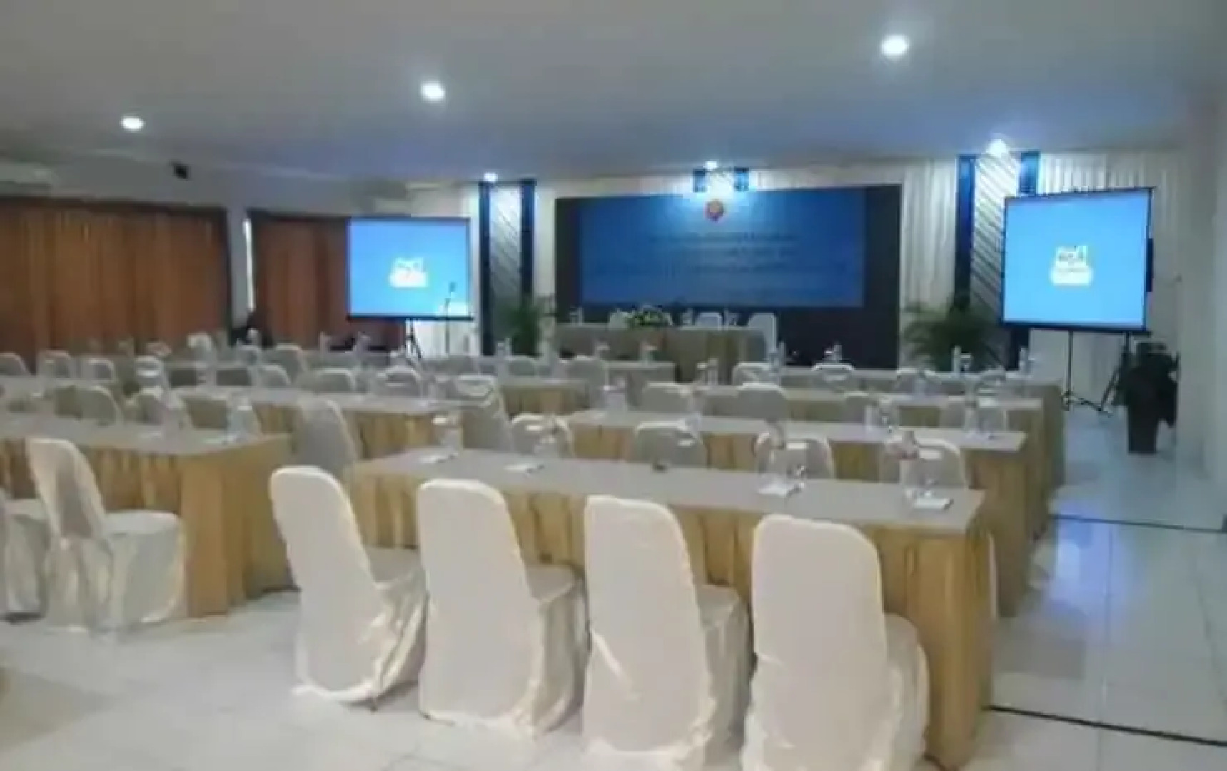 Tirta Kencana Hotel & Garden Resto