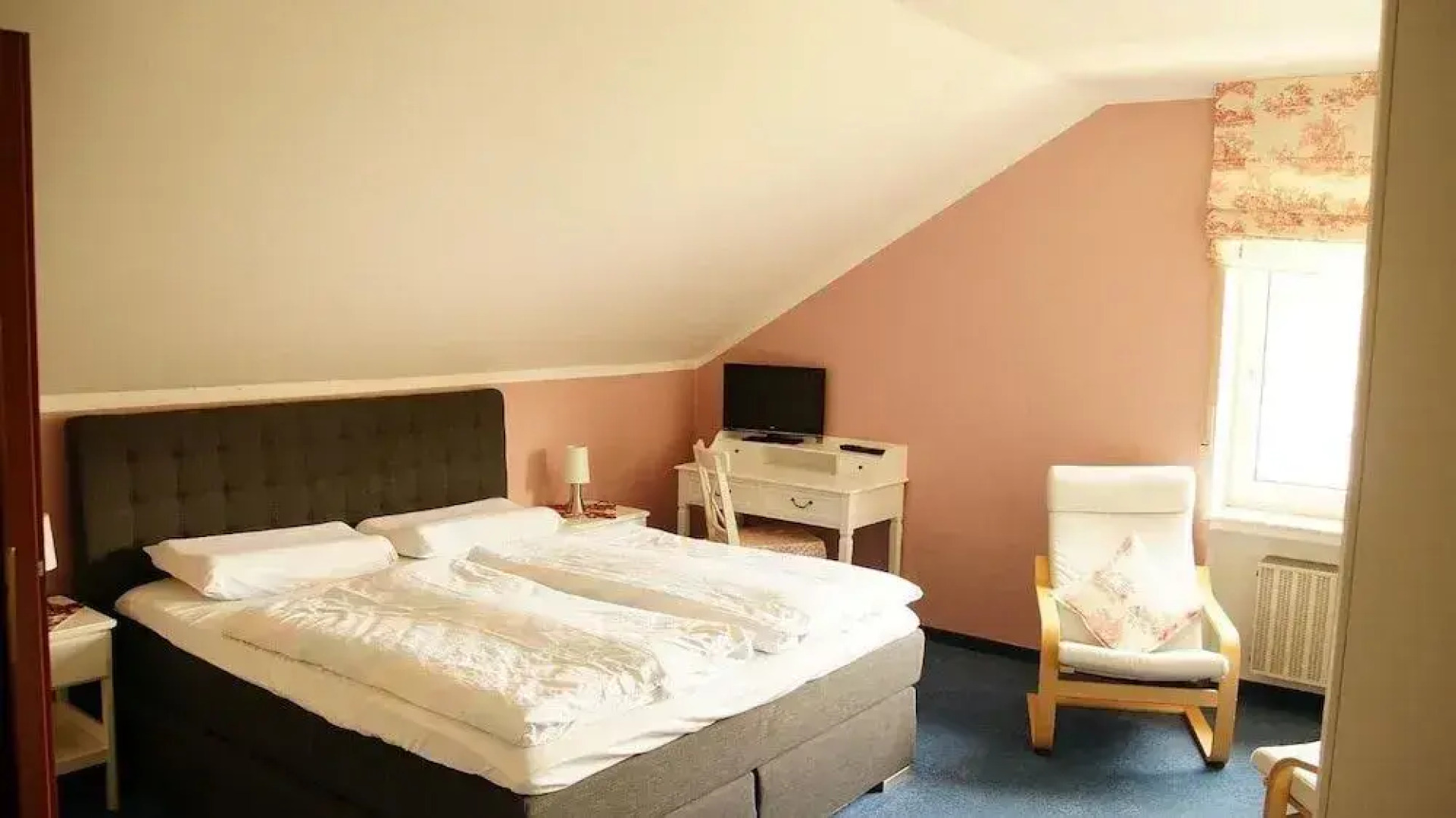 Winzerhotel - Restaurant zum Moselstrand