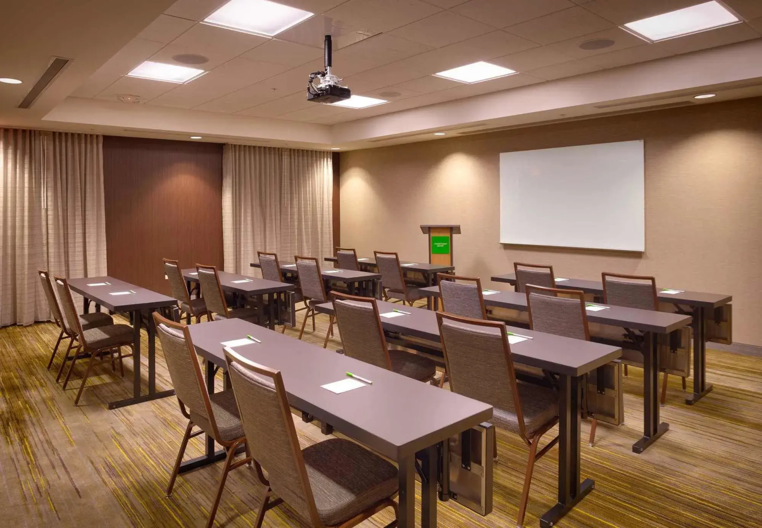 Courtyard Phoenix Mesa Gateway Airport