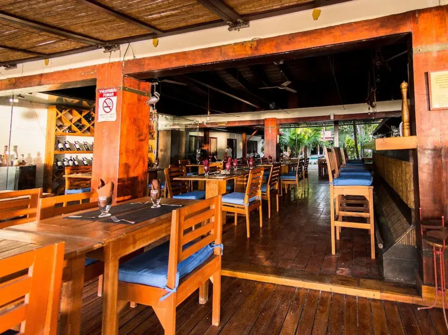 Café de Playa Beach Front Hotel