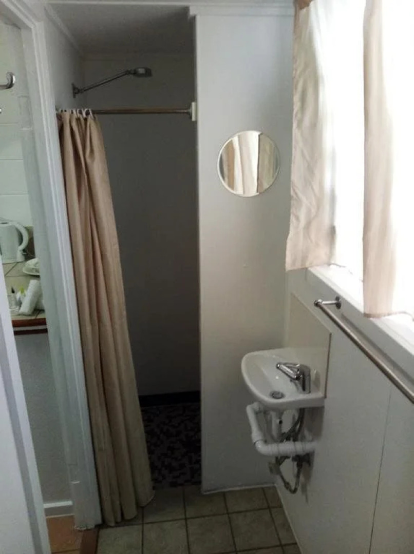 Young Australian Hotel