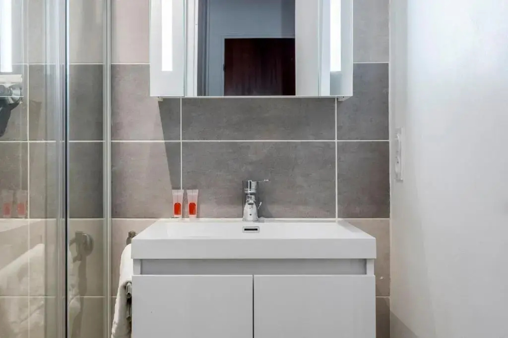 Appartement T2 au calme - 10min de Lyon - Parking