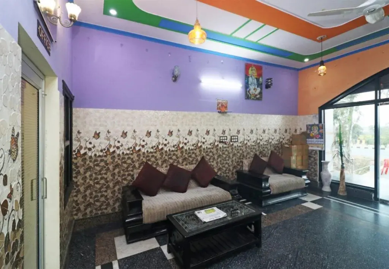 Tr Hotel By OYO Rooms