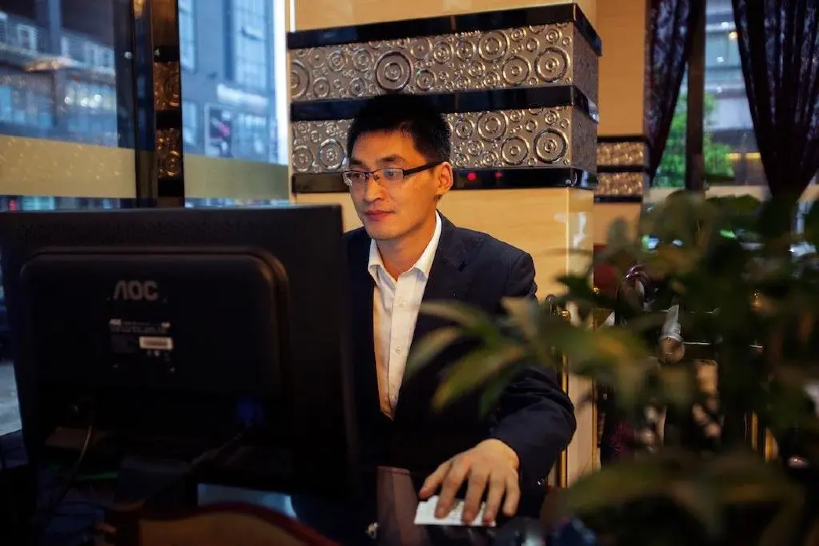 Yiwu Luck Bear Hotel