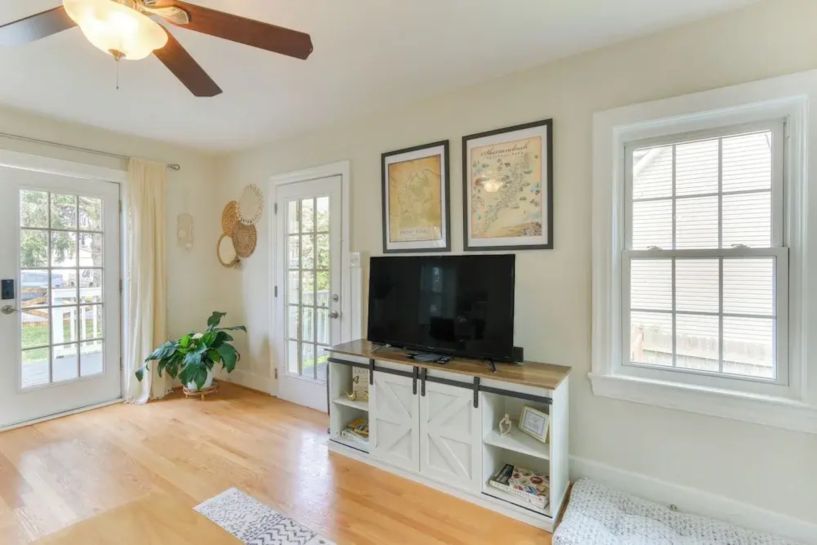 Chic Front Royal Retreat Near Shenandoah River!