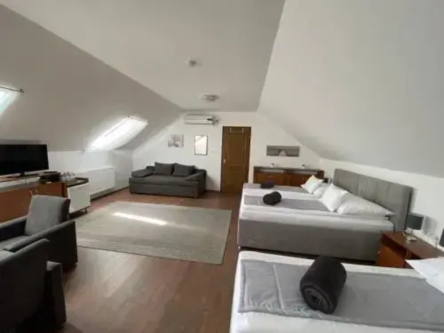 Riviera Vendeghaz & Apartman