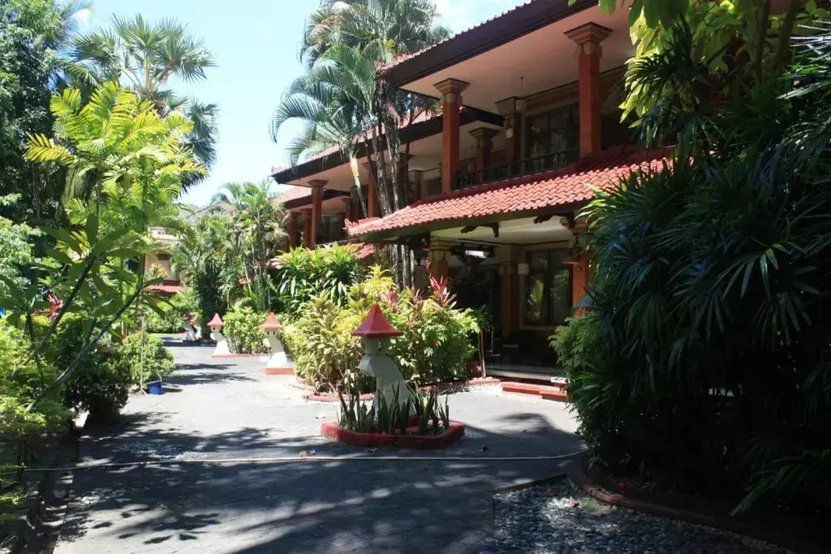 Puri Naga Beachfront Cottages