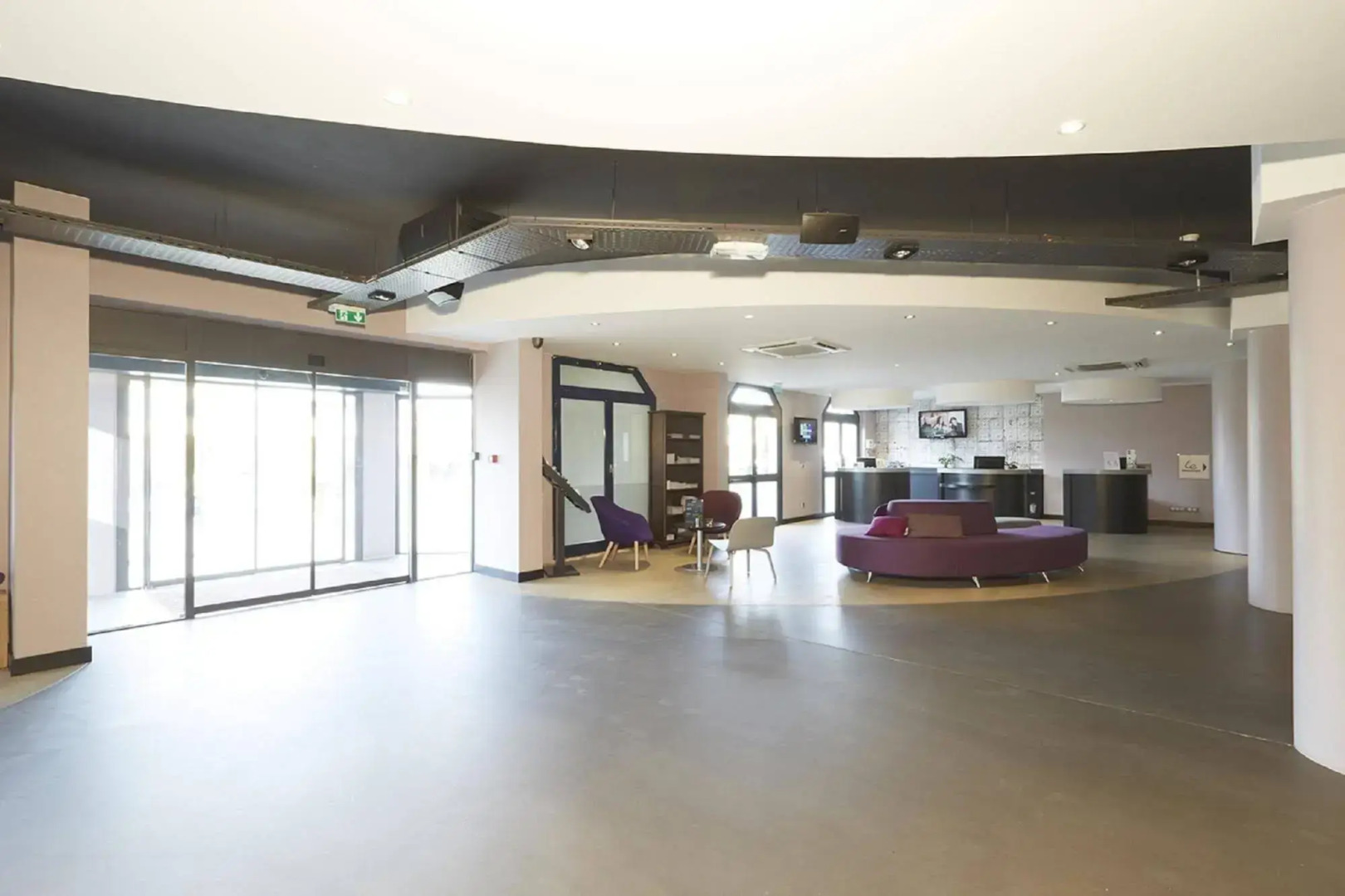 Kyriad Le Blanc Mesnil