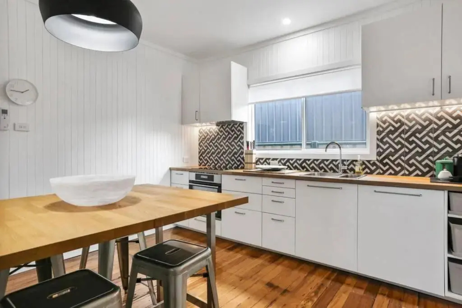 Canoon - 4 Bedroom, Pet Friendly home