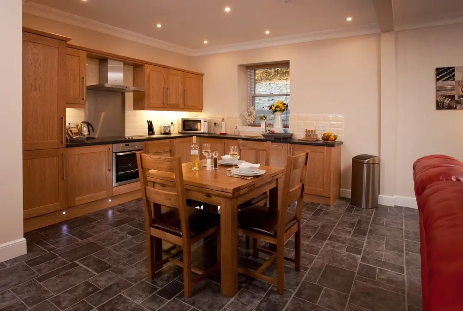 Maple Cottage with Hot Tub near Cupar, Fife