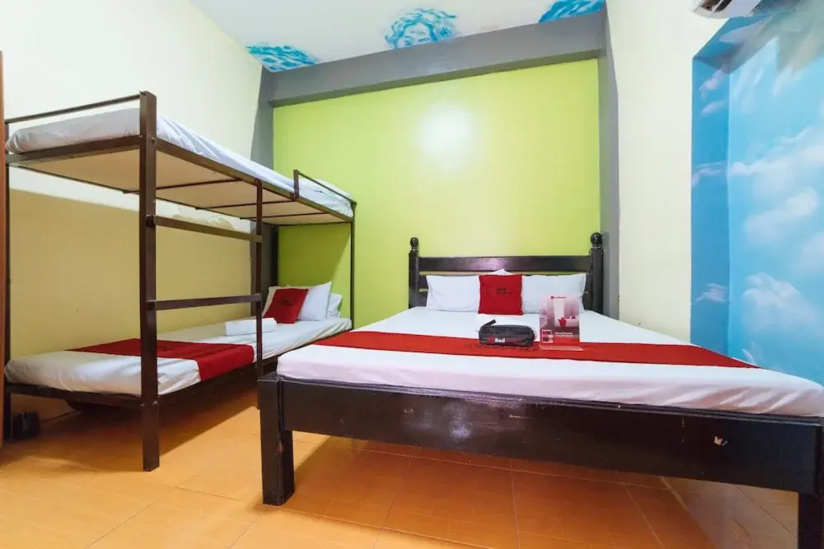 RedDoorz Plus @ San Nicolas Agoo