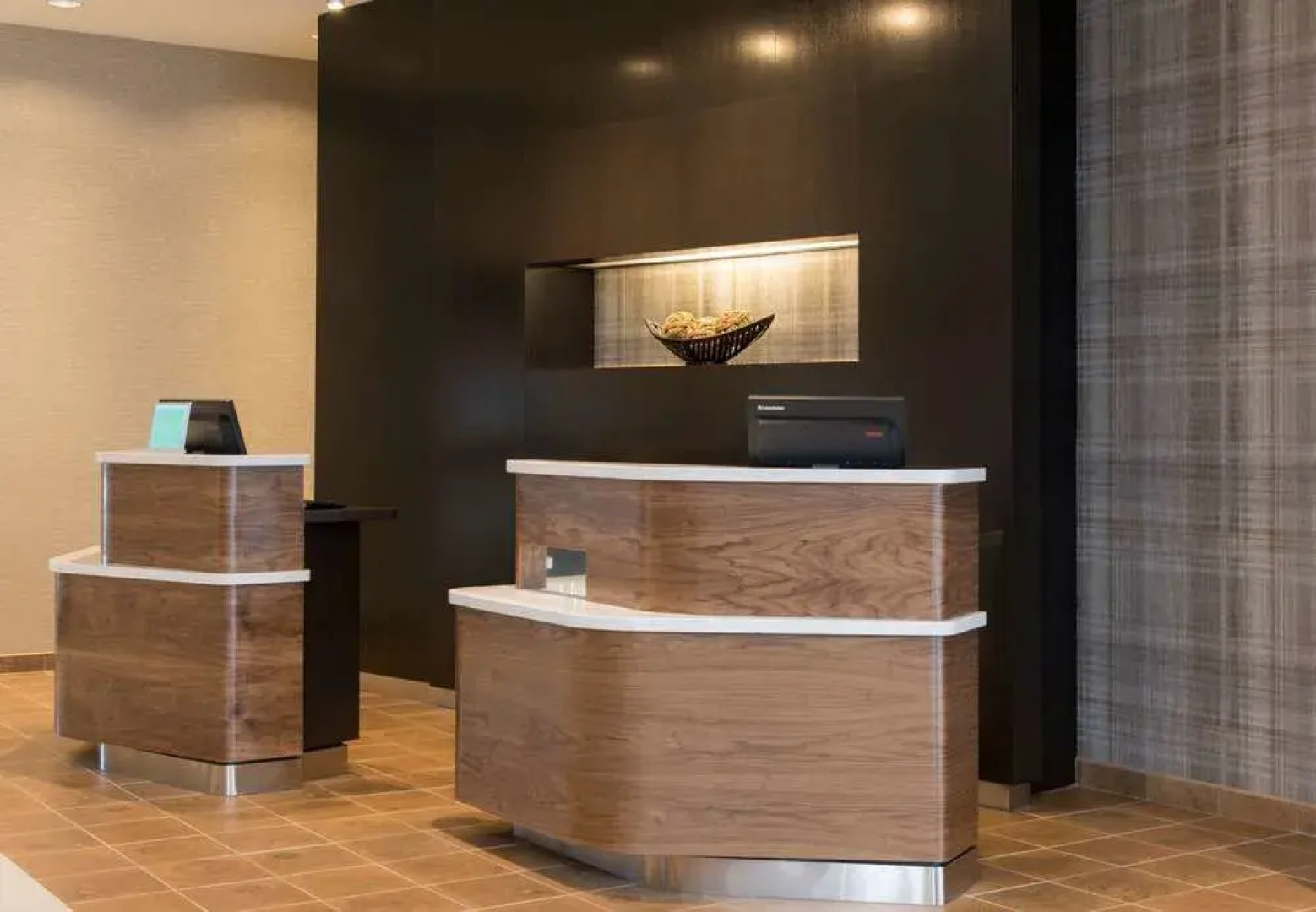 Courtyard Holland Downtown