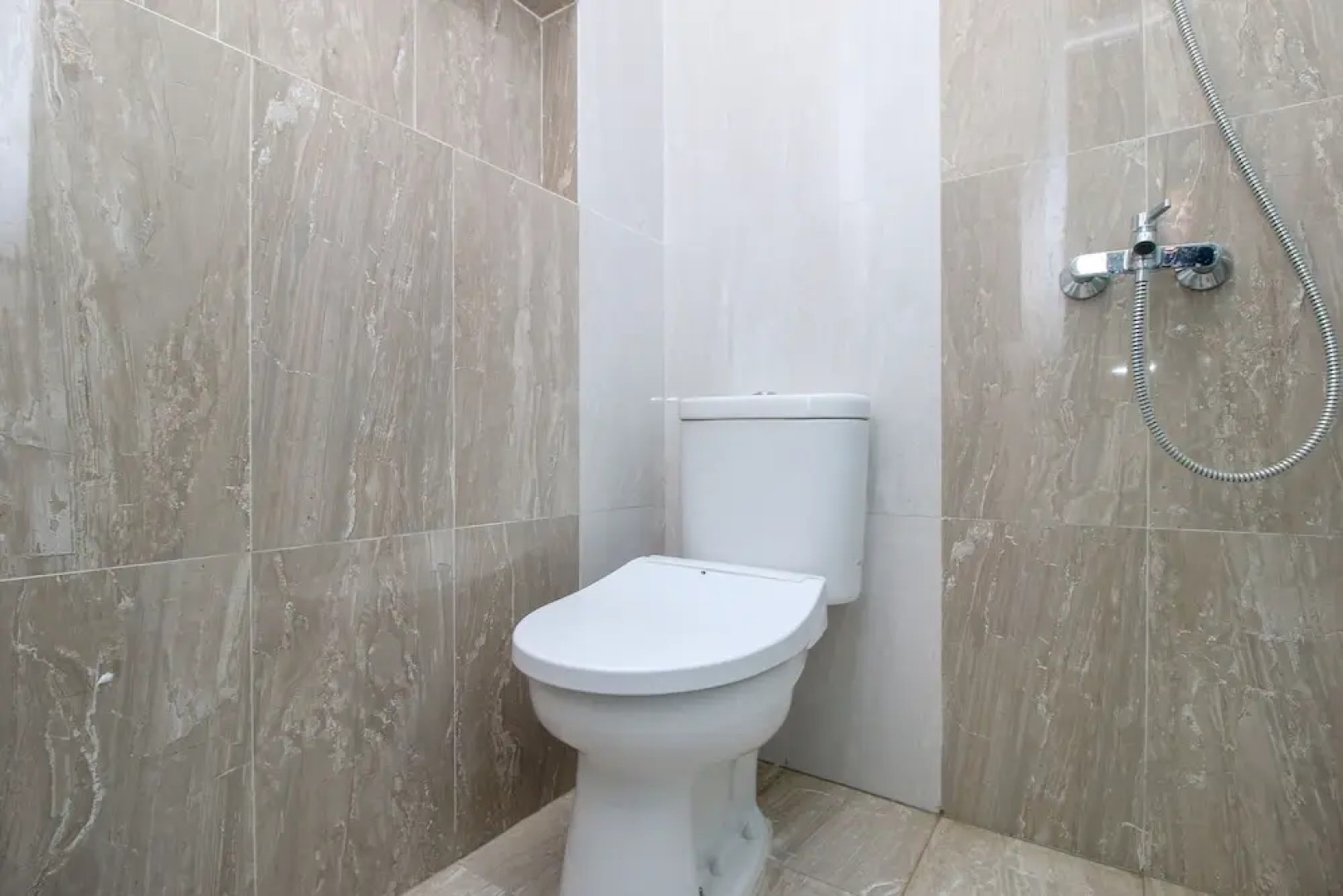 Airy Bsd Regentown B2 11 Tangerang Selatan