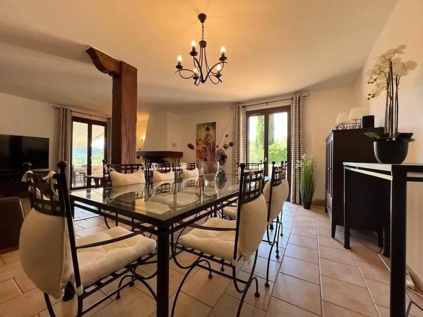 Beautiful Villa Near Village des Vans