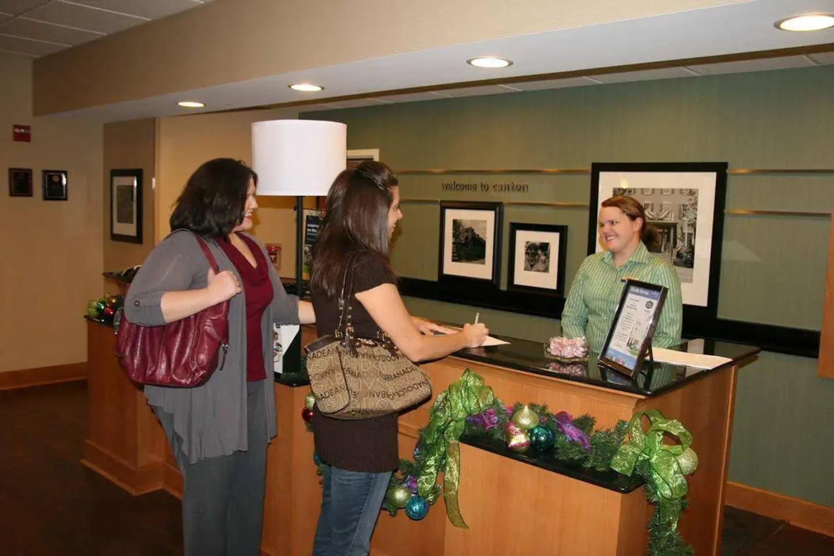 Hampton Inn & Suites Canton