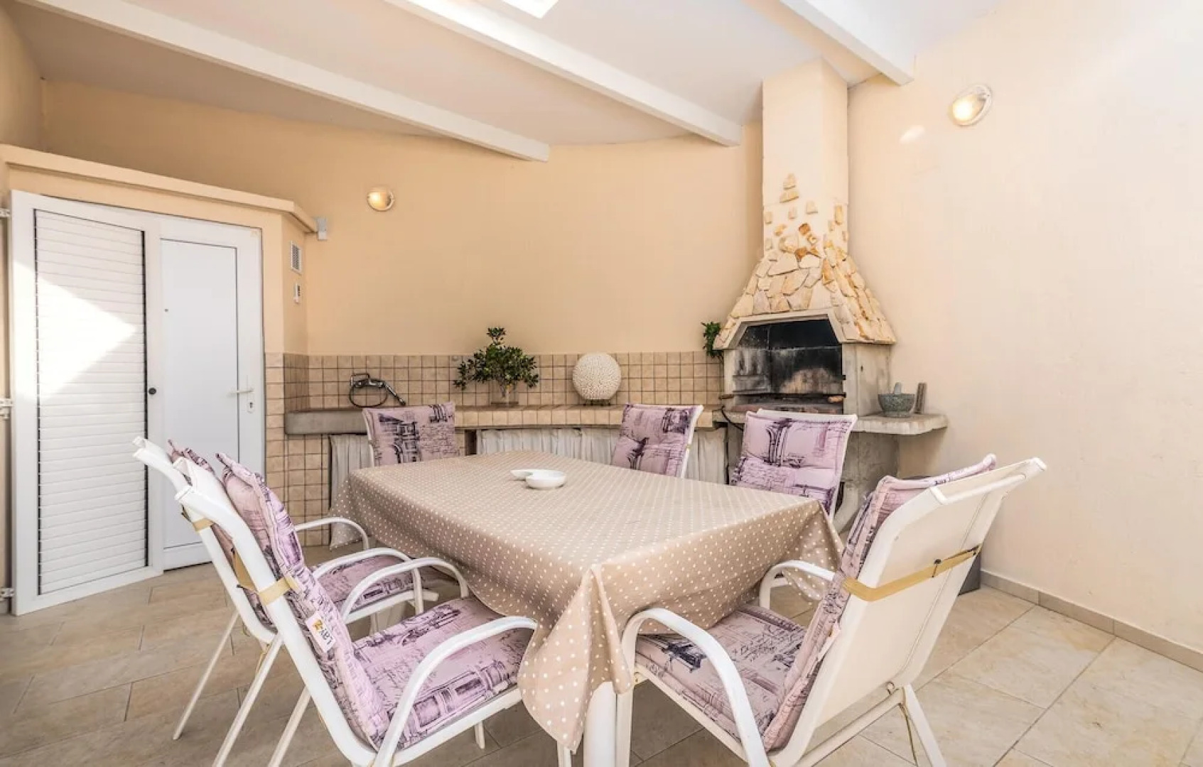 Amazing Home in Martinscica With Wifi and 3 Bedrooms