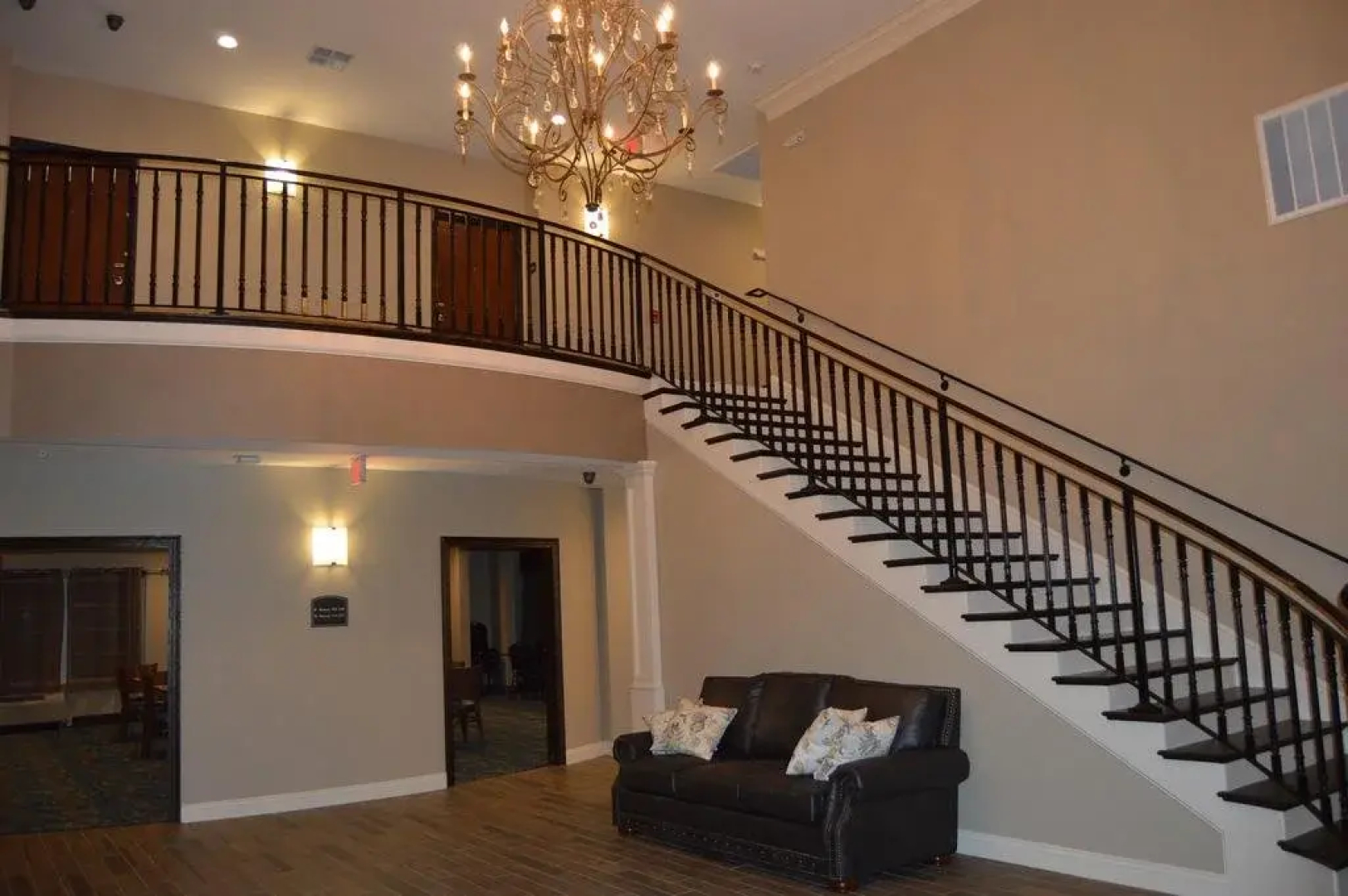 Heritage Place Hotel & Suites