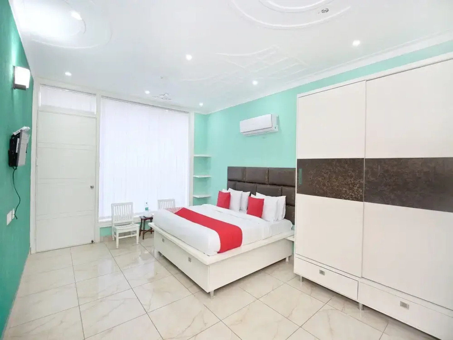 OYO 13130 Dream Nest