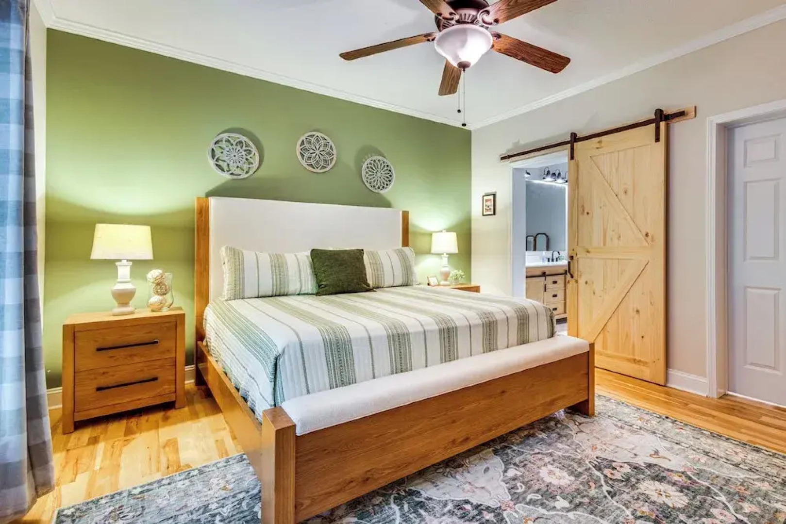 Sandy Beach, Fun Games & Barn: Lake Lure Gem!