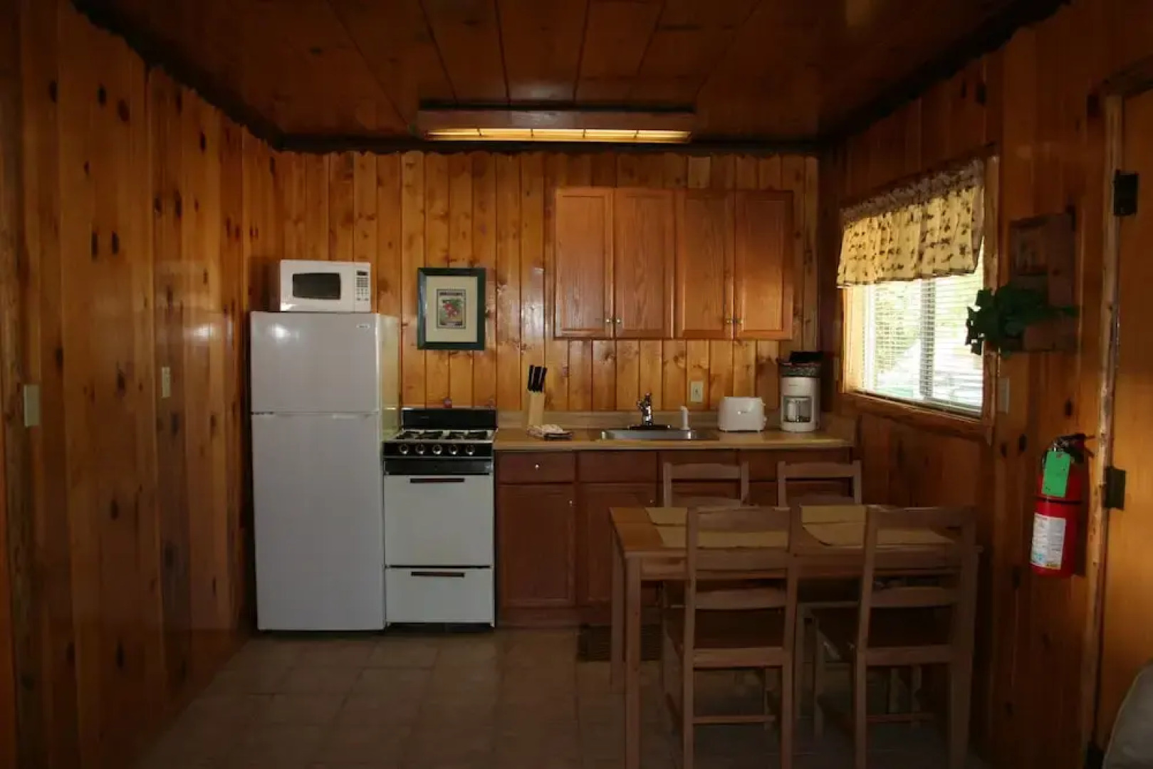 Quail Cove Lakeside Lodge