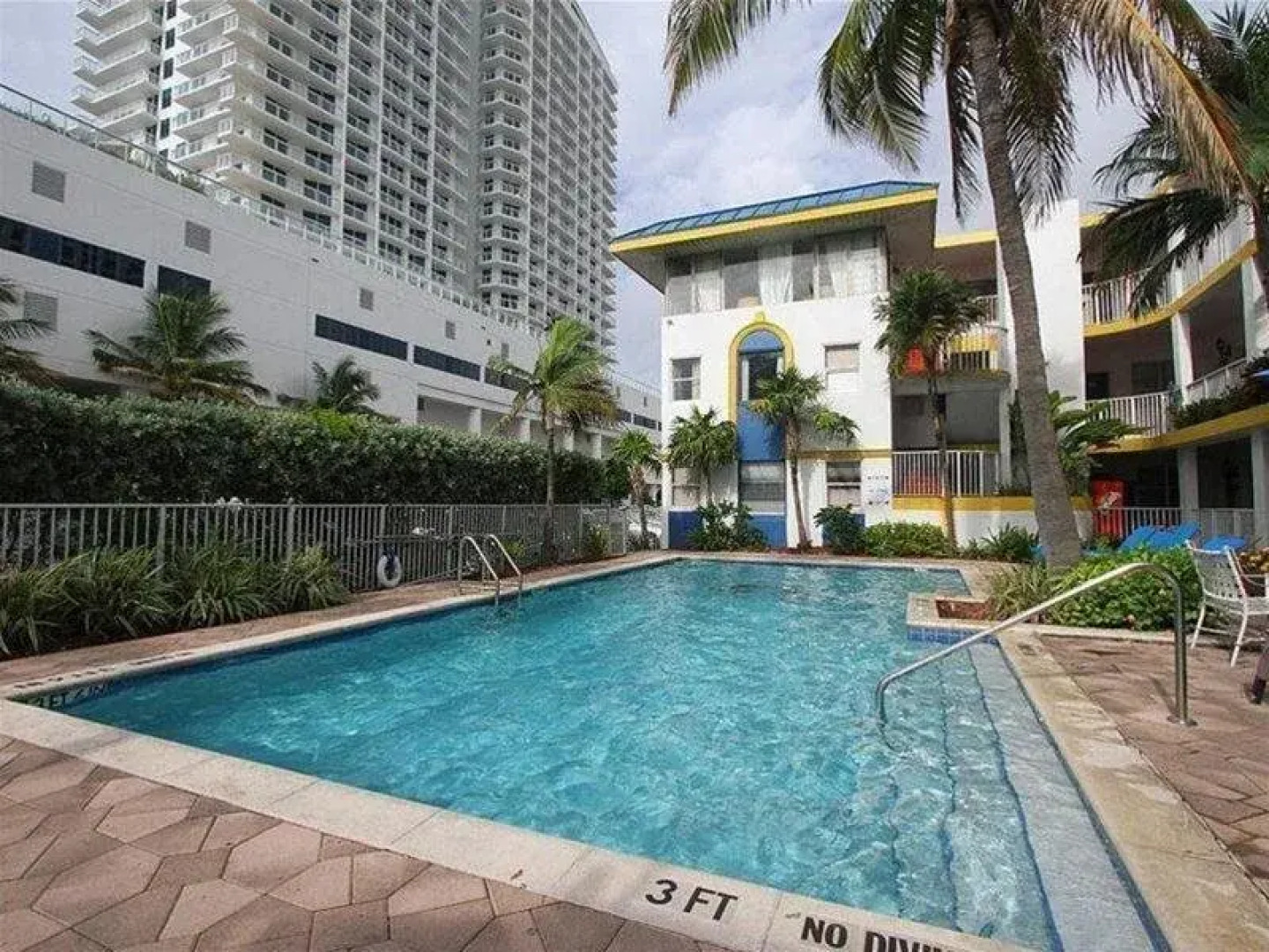 Avalon Waterfront Inn