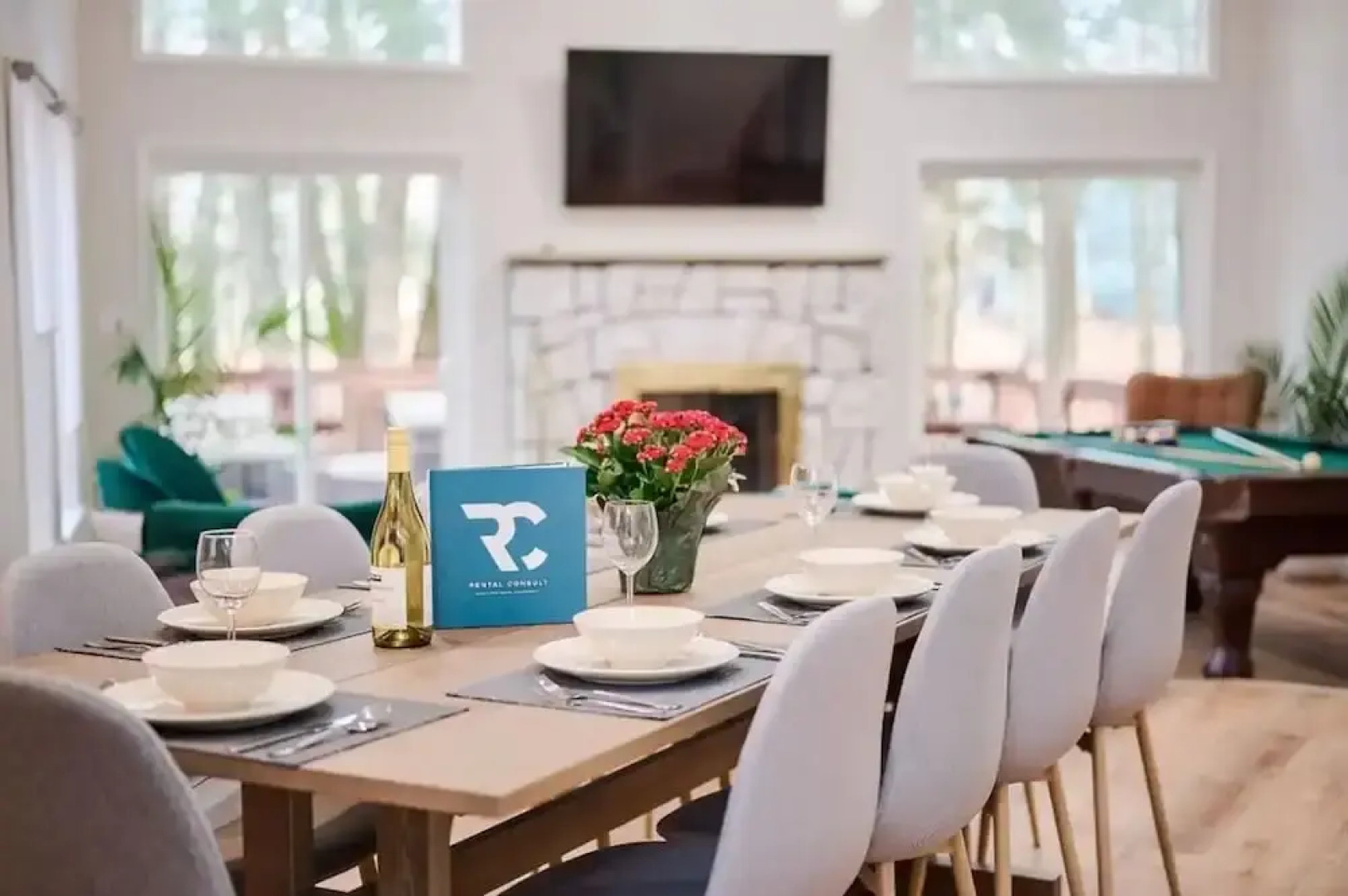 Luxury Family Escape Hottub/sauna/billiard/pool 4 Bedroom Home by RedAwning