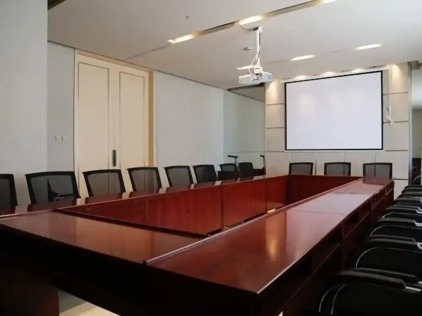 Jinjiang Inn Select QinZhou East Station City Government