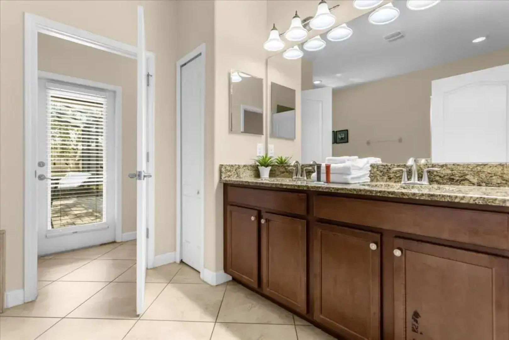 7 Bedrooms / 5 Bathrooms / Champions Gate (1532 MV), Davenport, US