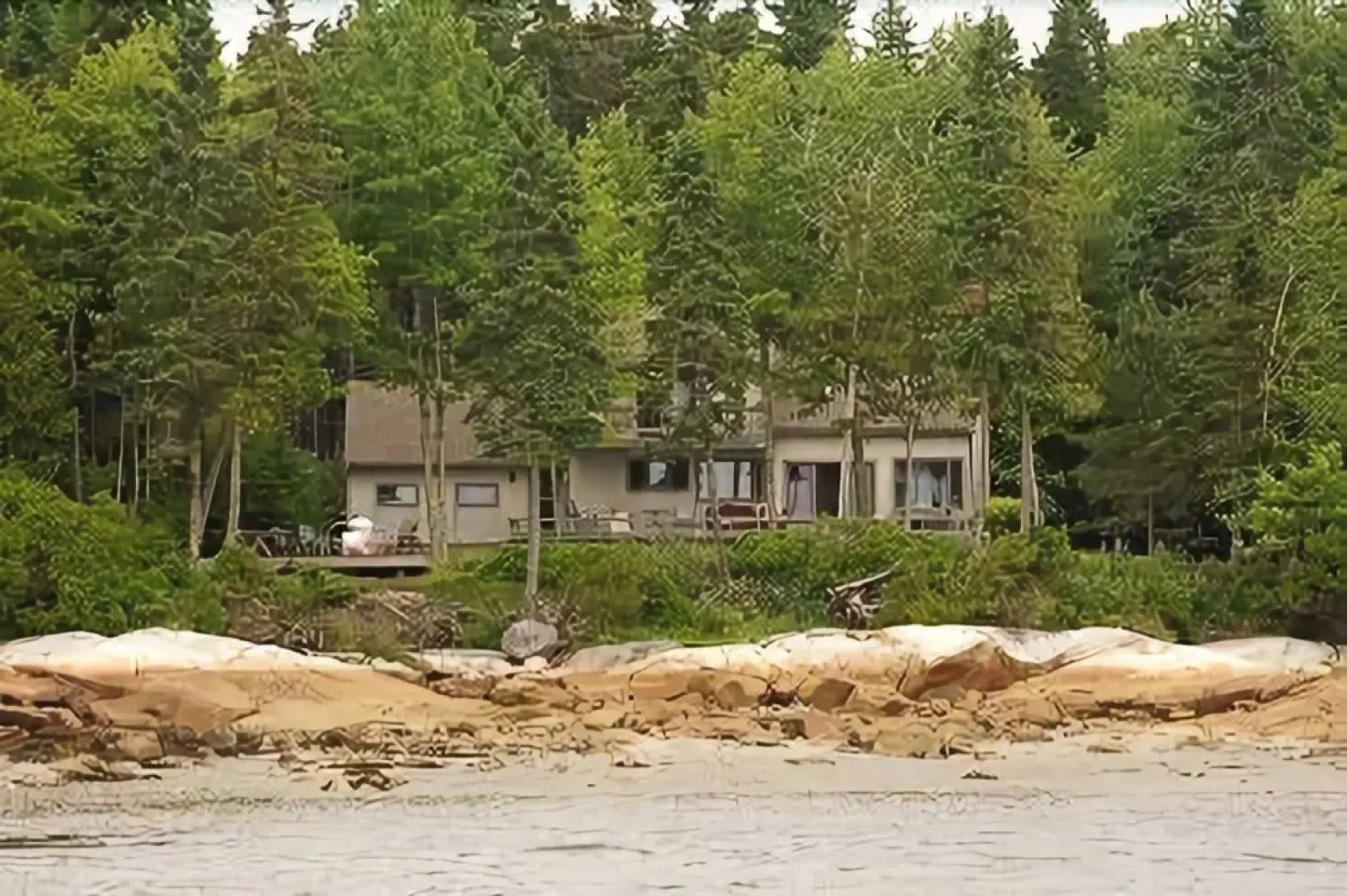 Sea Breeze - Three Bedroom Home