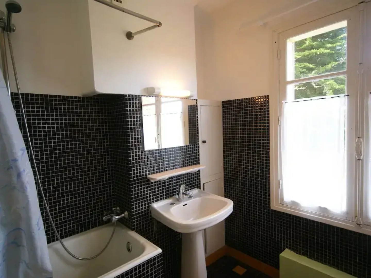 Beautiful Holiday Home With Pool, Bbq, Garden, Deckchairs