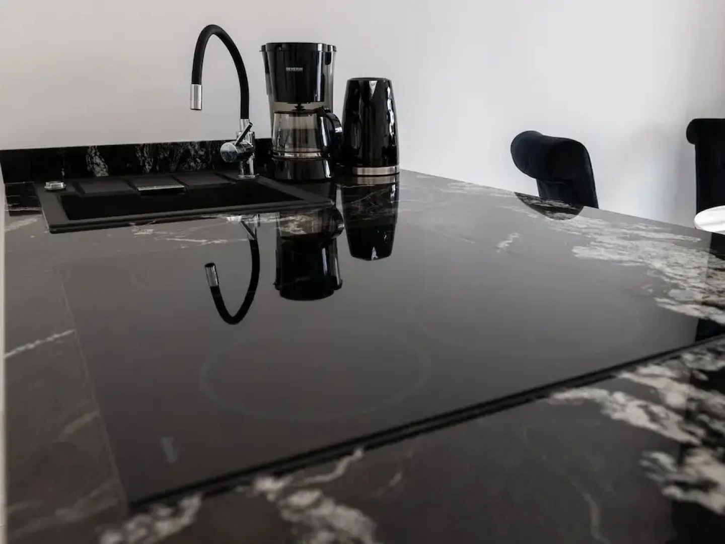 Apartment by Dziwna River With Pool Access