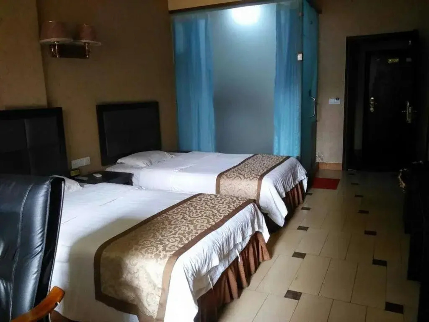 Suining Faxiang Business Hotel