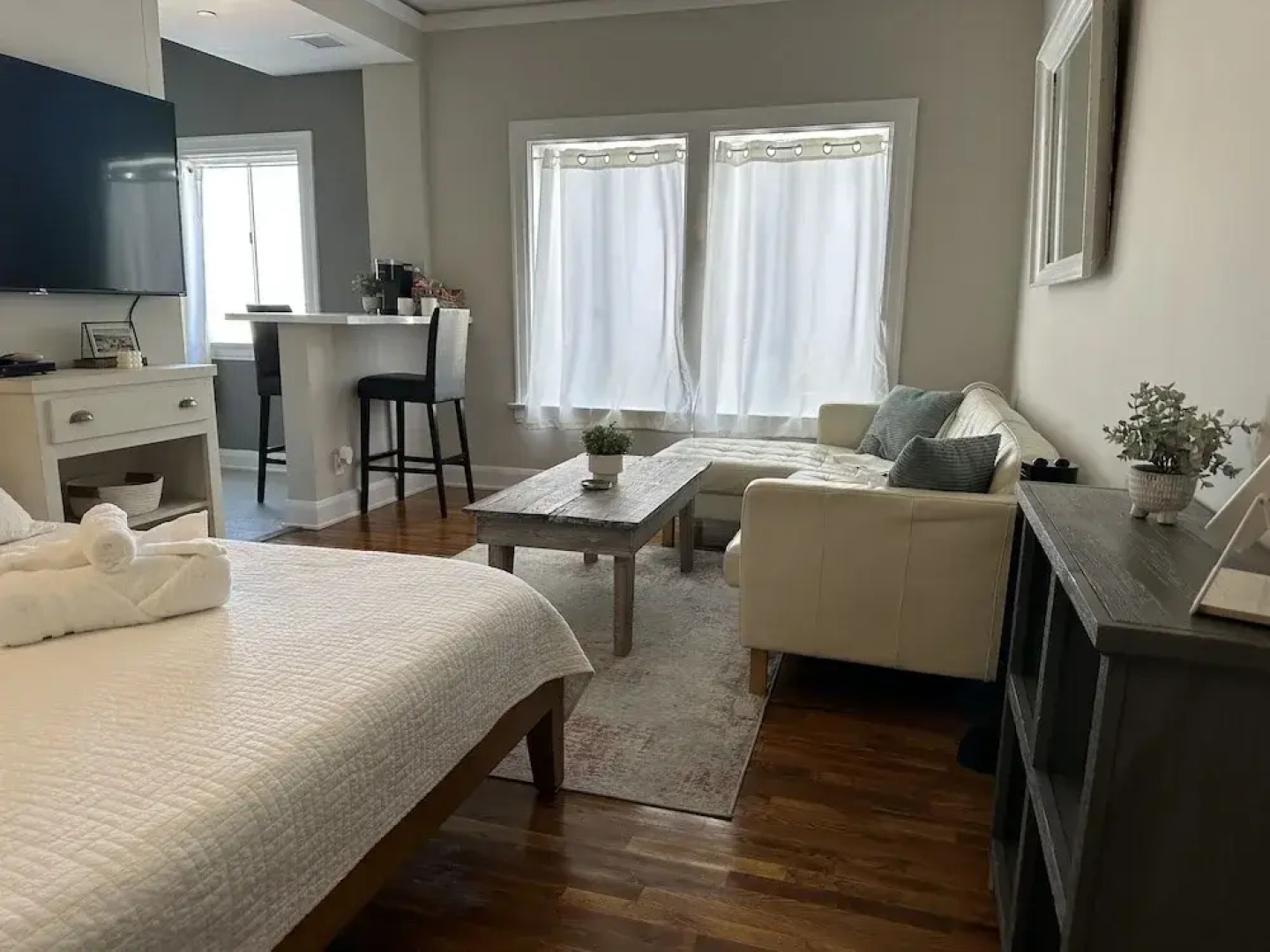 The Vurpillat Beachfront Hotel