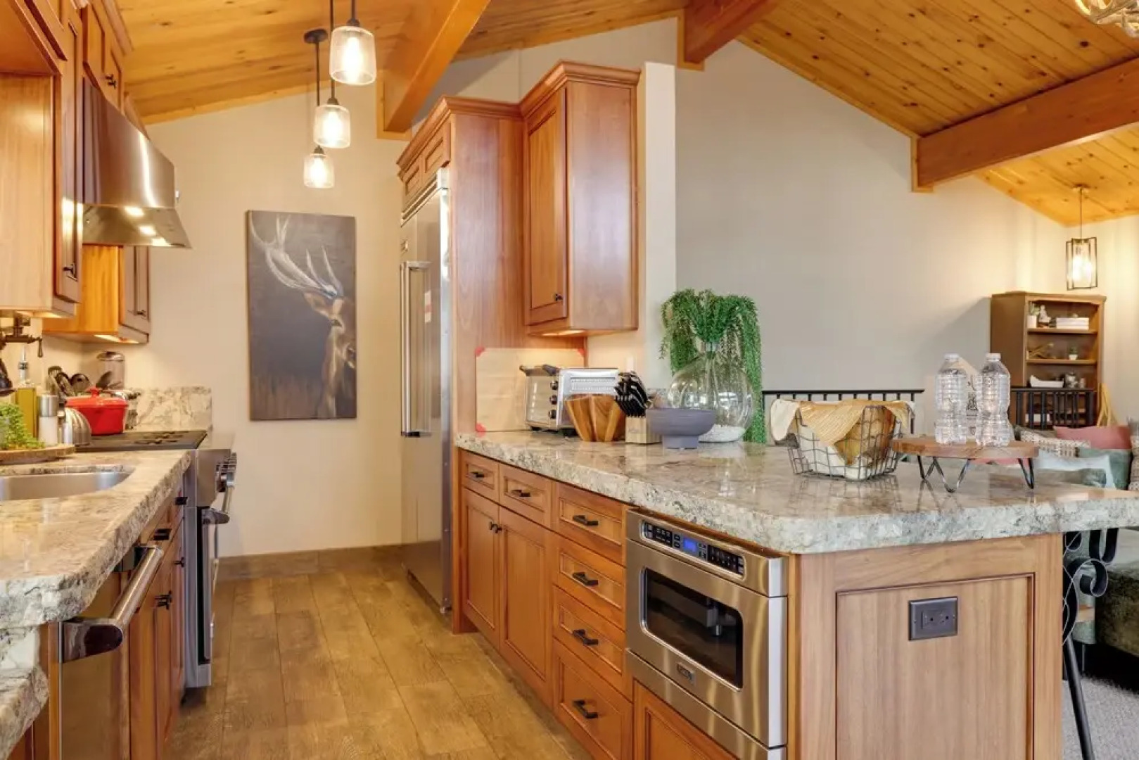 Hot Tub + Scenic Views: Luxury Twain Harte Cabin!