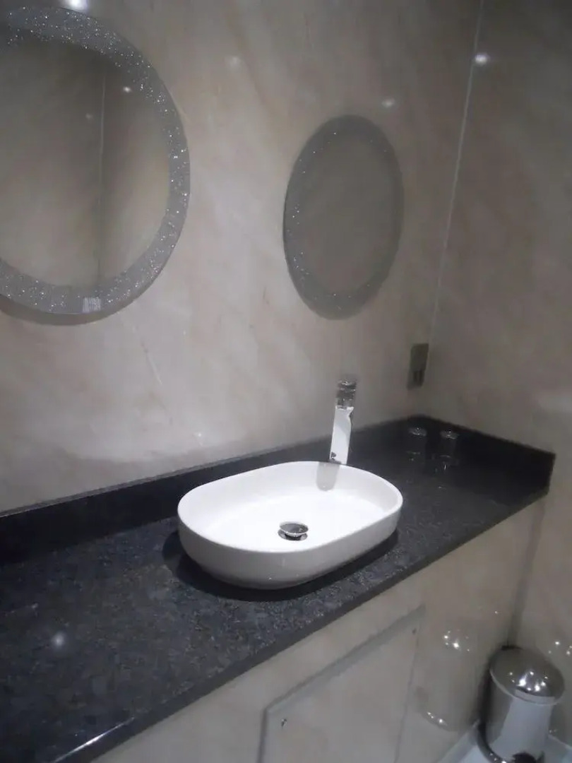 Riverside Caravan & Camping Park