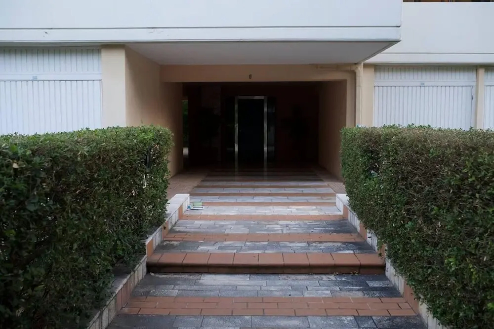 Cosy-relaxing Flat Very Close to Underground