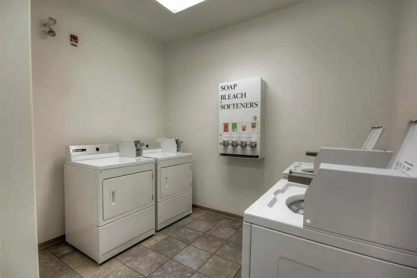 Motel 6 Claresholm Ab