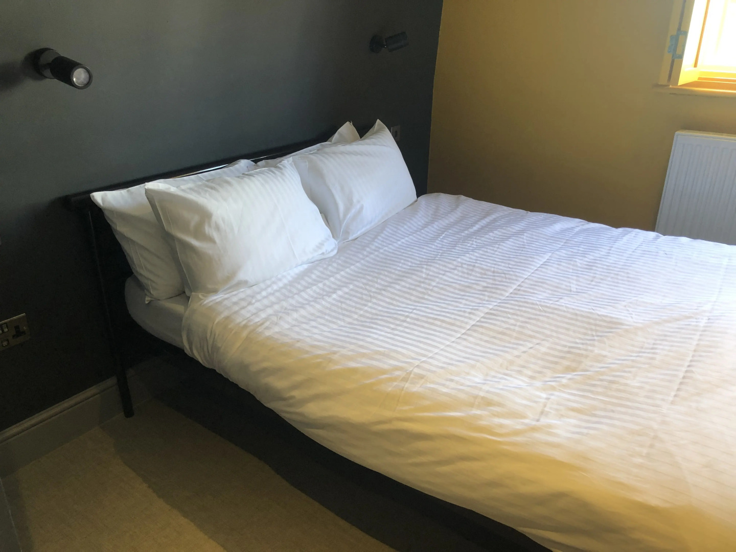 PubLove @ The Steam Engine - Hostel