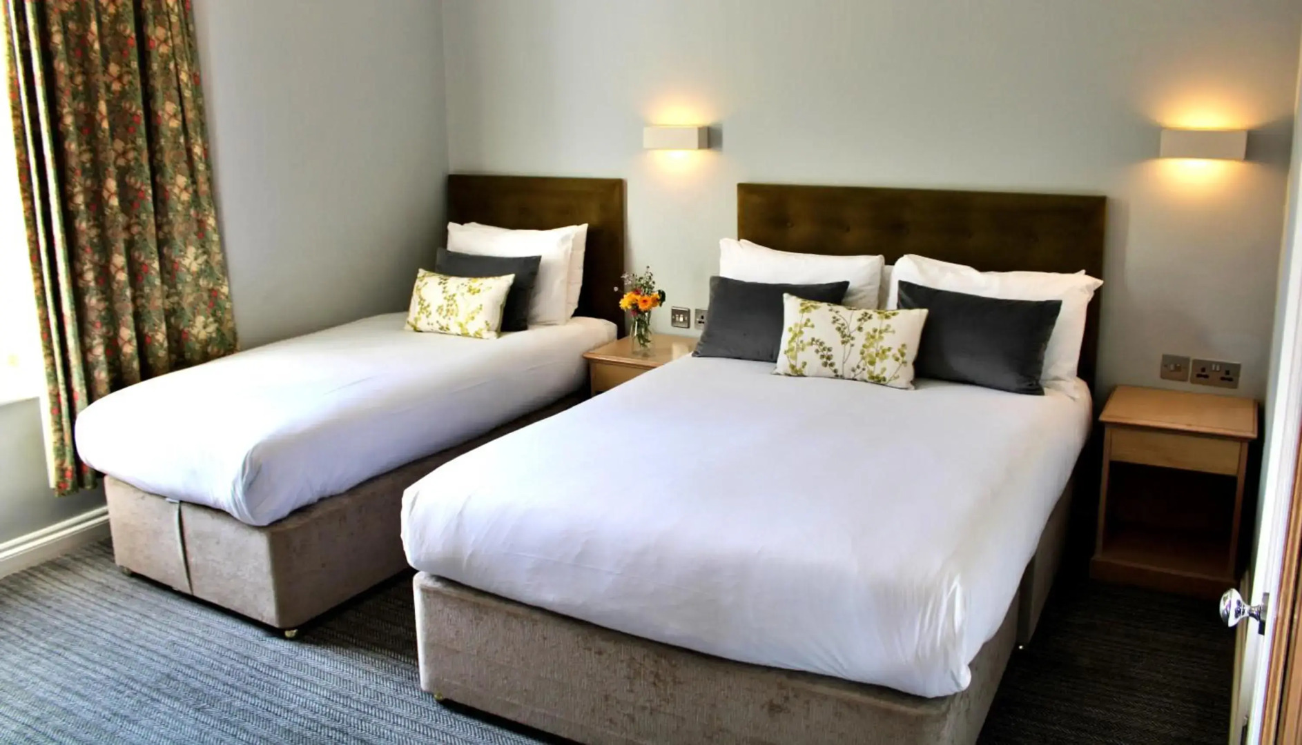 Victoria Square Hotel