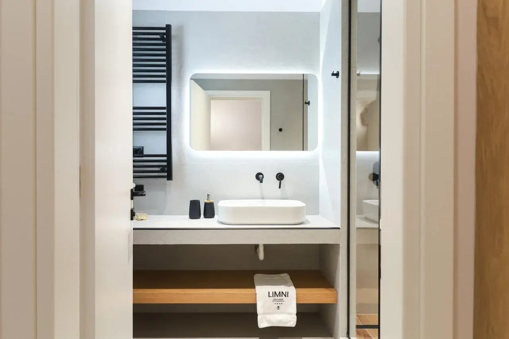 LIMNI Boutique Experience Hotel