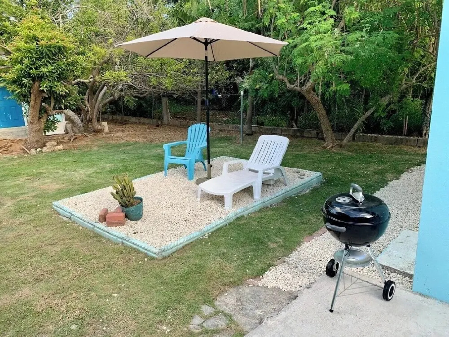 Suite 1 Beach Shuttle Concierge Garden Cats