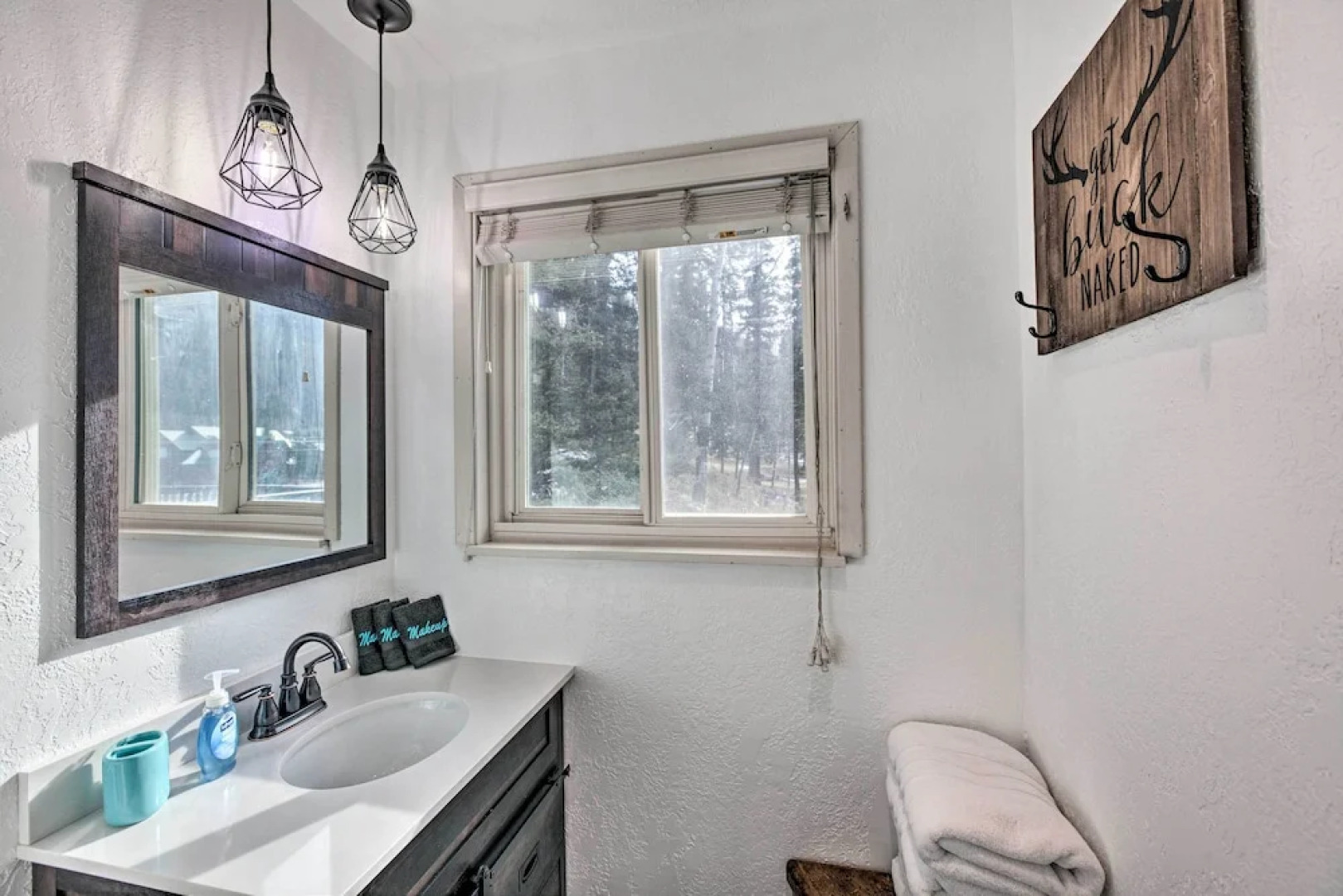 Family-friendly Red River Retreat w/ Deck!