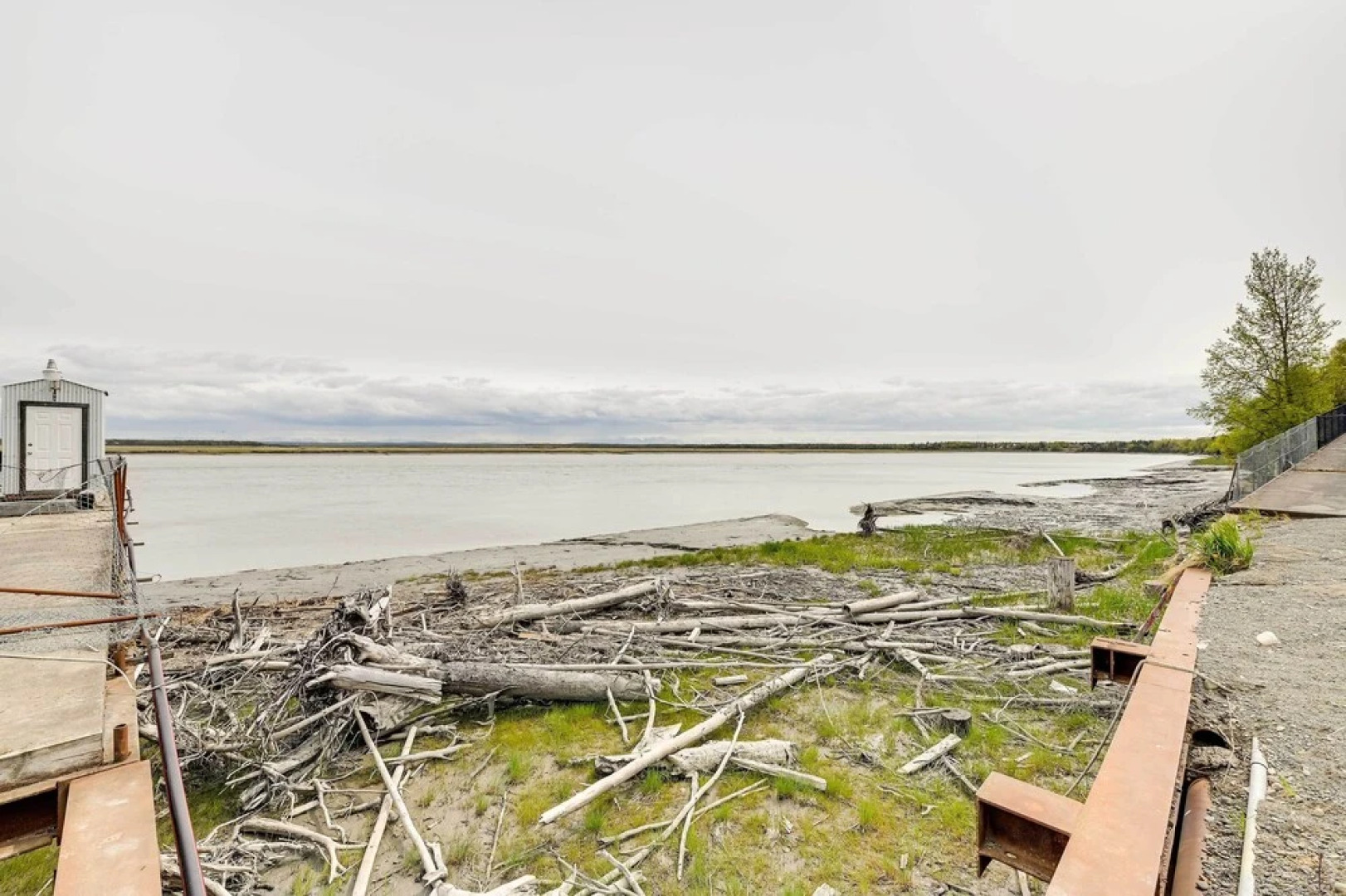 Waterfront Kenai Townhome < 1 Mi to Beach!