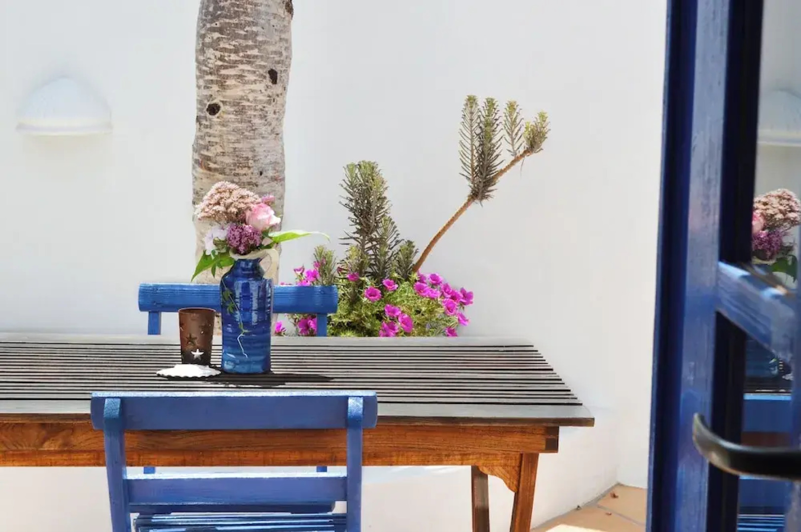 Stylish Getaway With Secluded Patio in Lava Finca