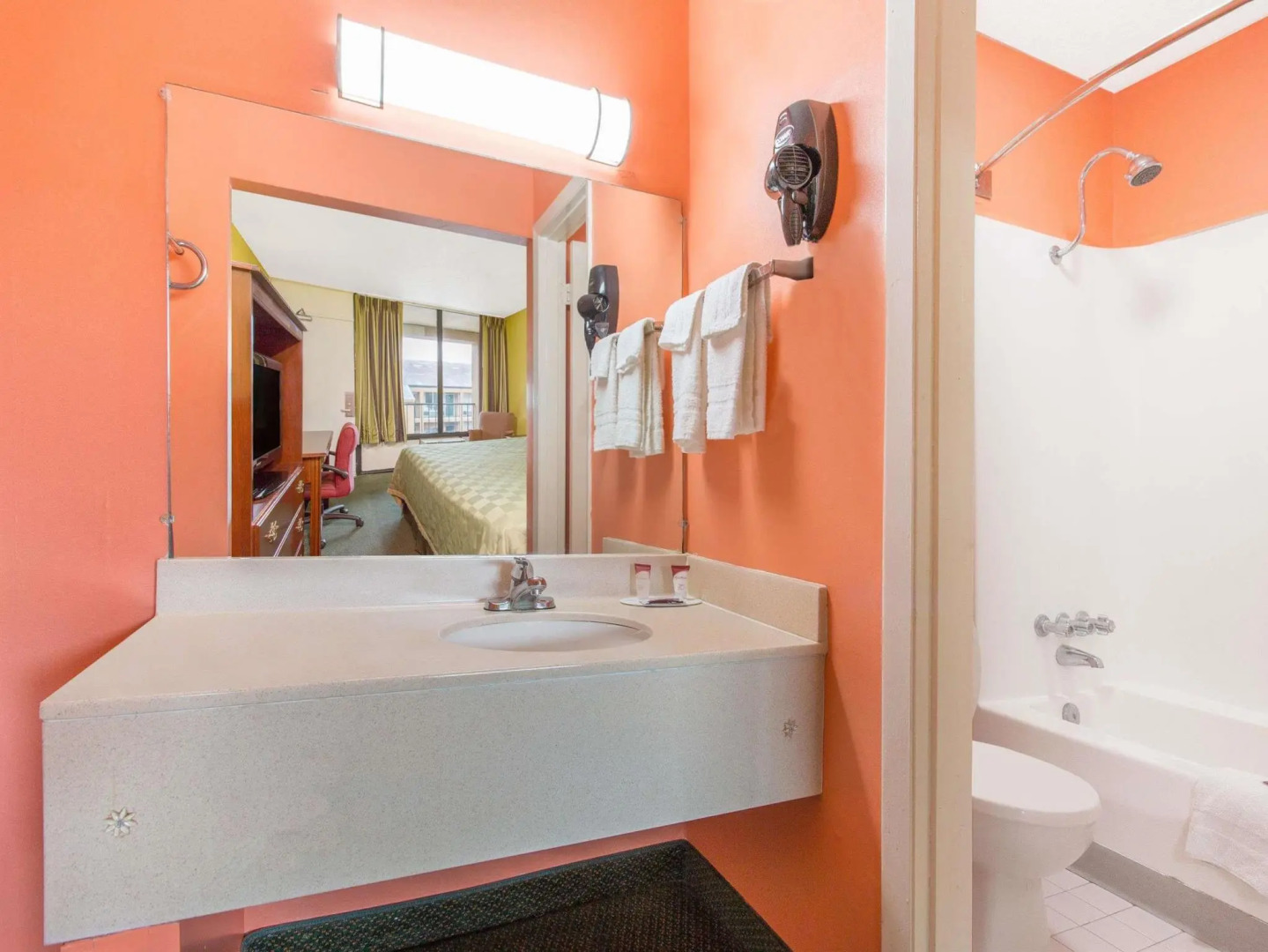 Howard Johnson Inn Roanoke/Airport