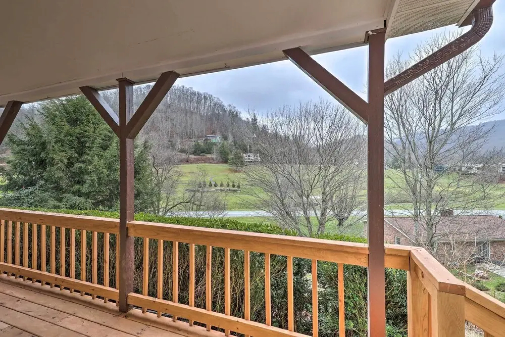 Hot Tub & Fire Pit at Luxe Blue Ridge Bungalow