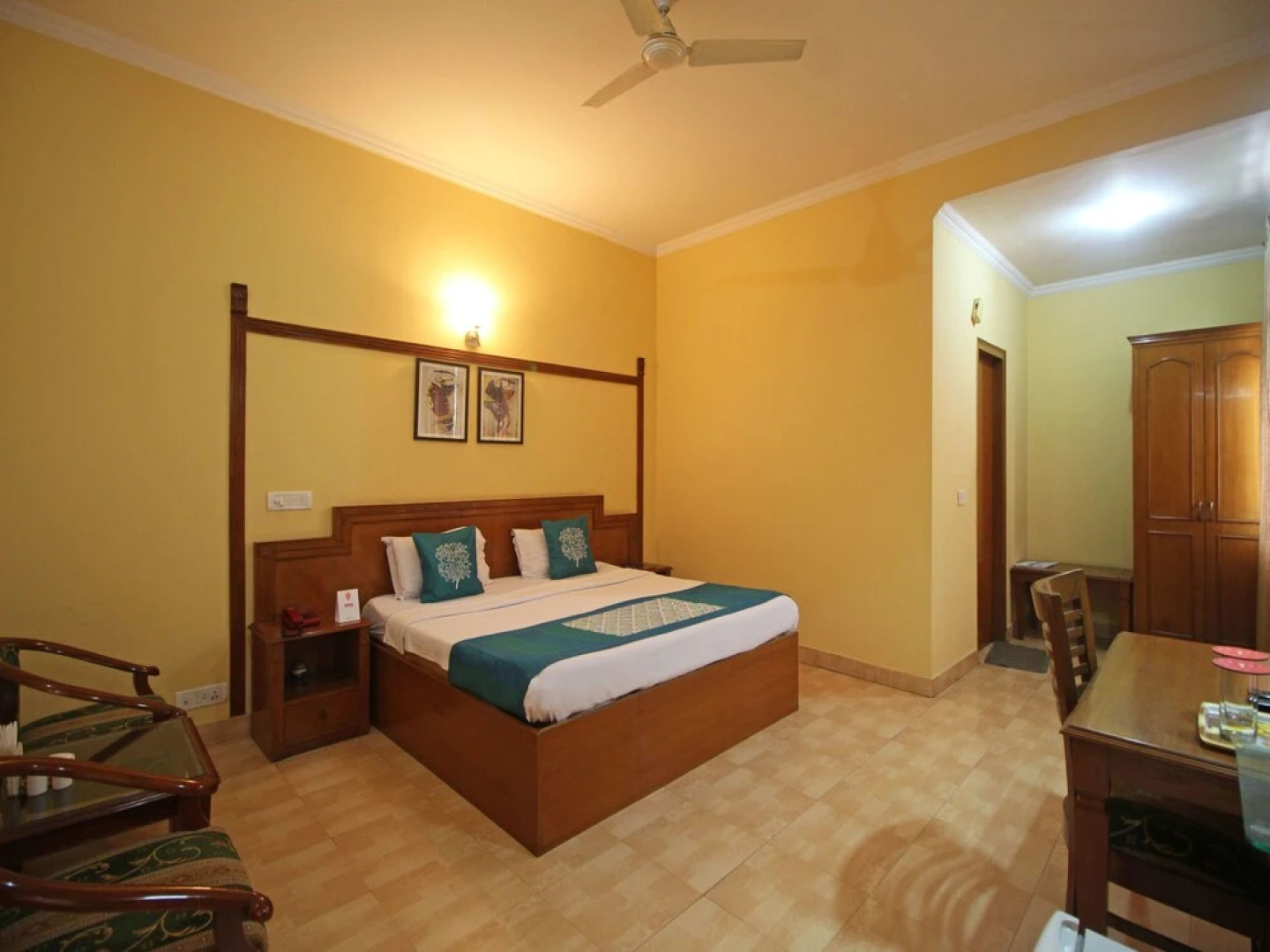 OYO 6977 Hotel Clarks