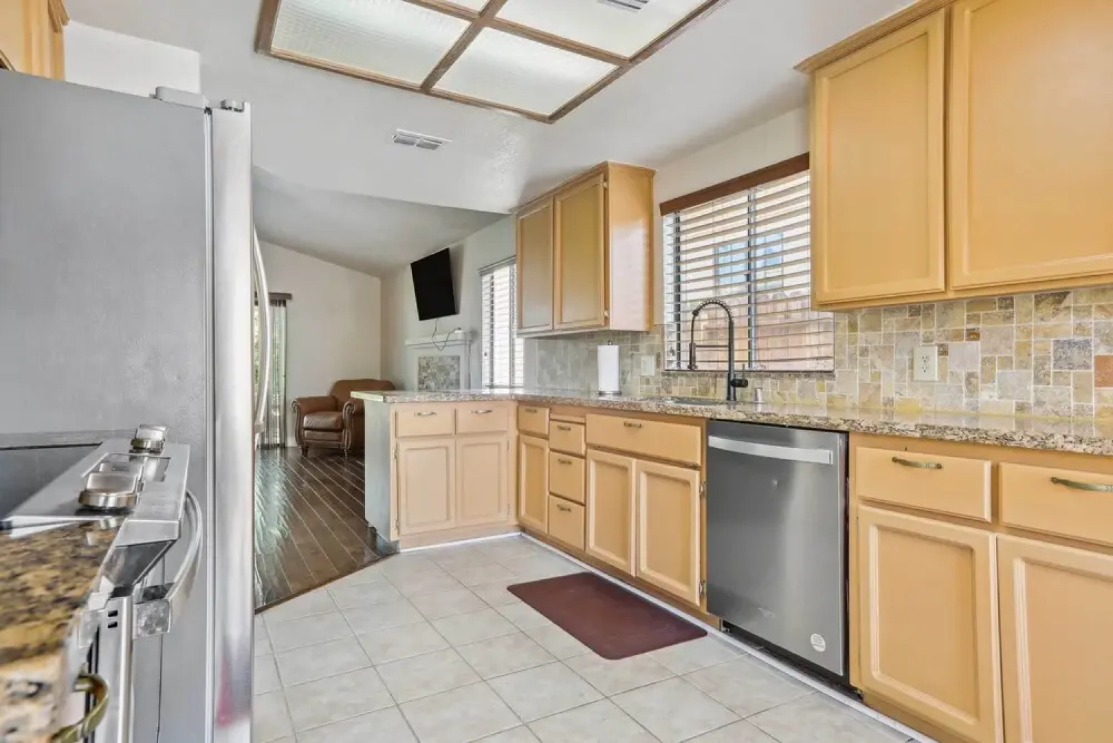 Charming Elk Grove Home - 15 Mi to Sacramento!